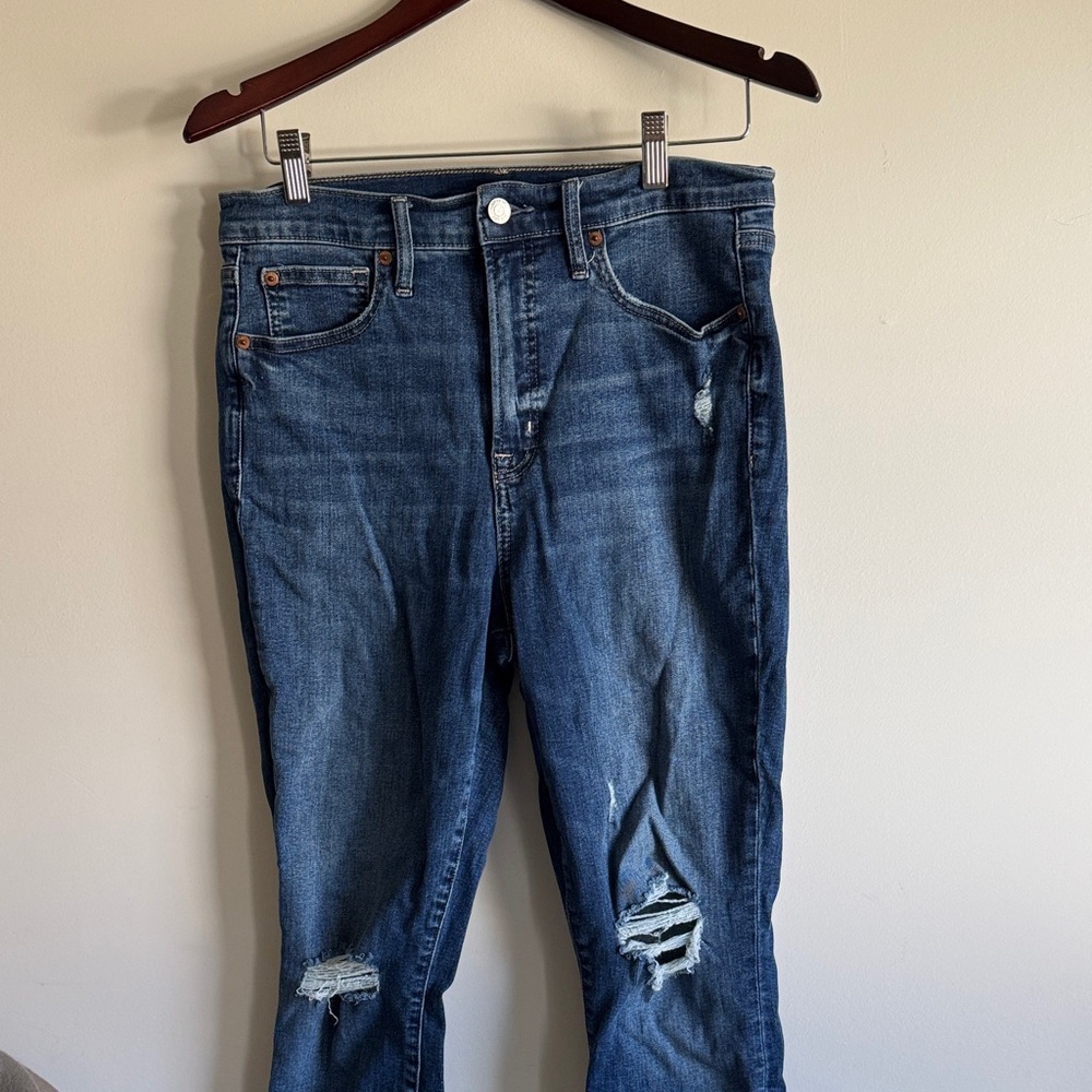 Gap high waisted Distressed Jeans